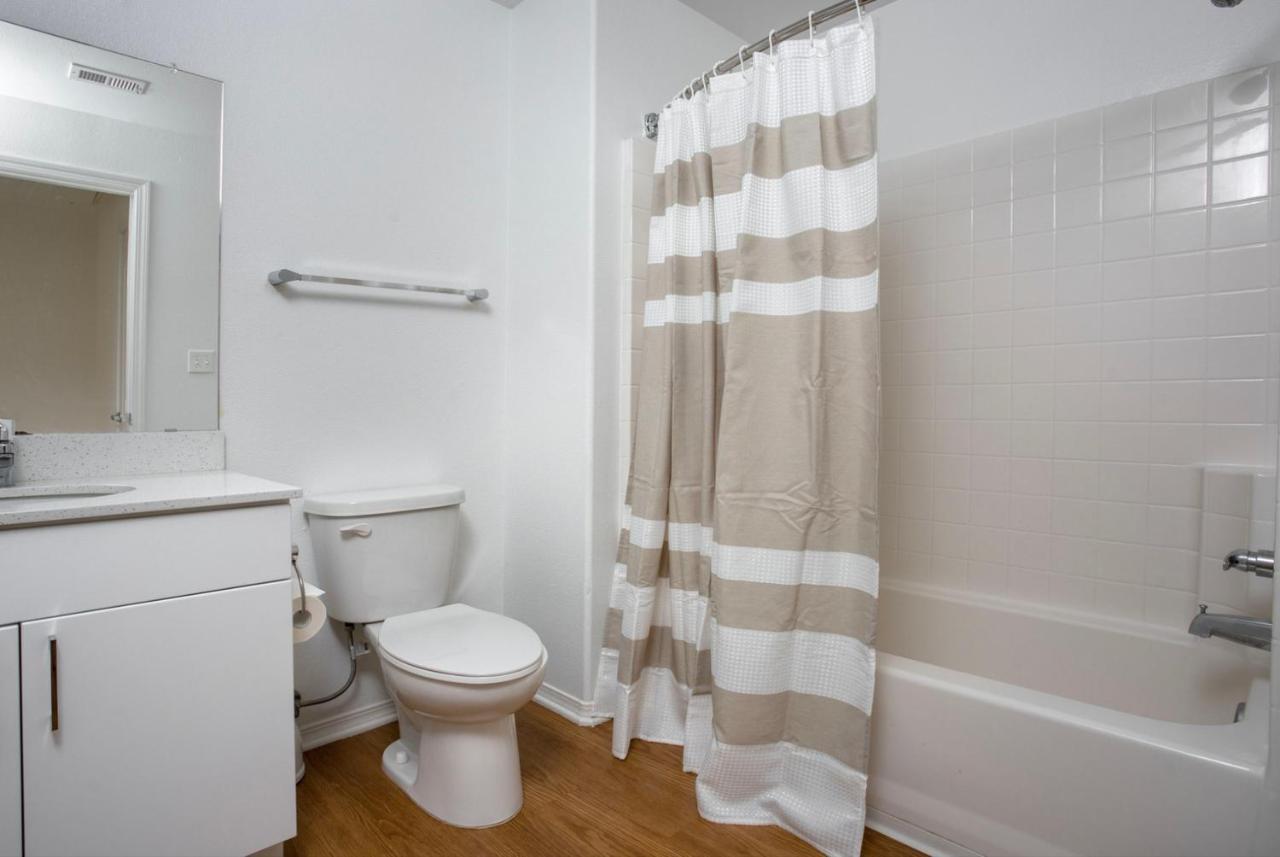 Marina Del Rey 2br W Pool Gym Wd Nr Marina Lax-1139